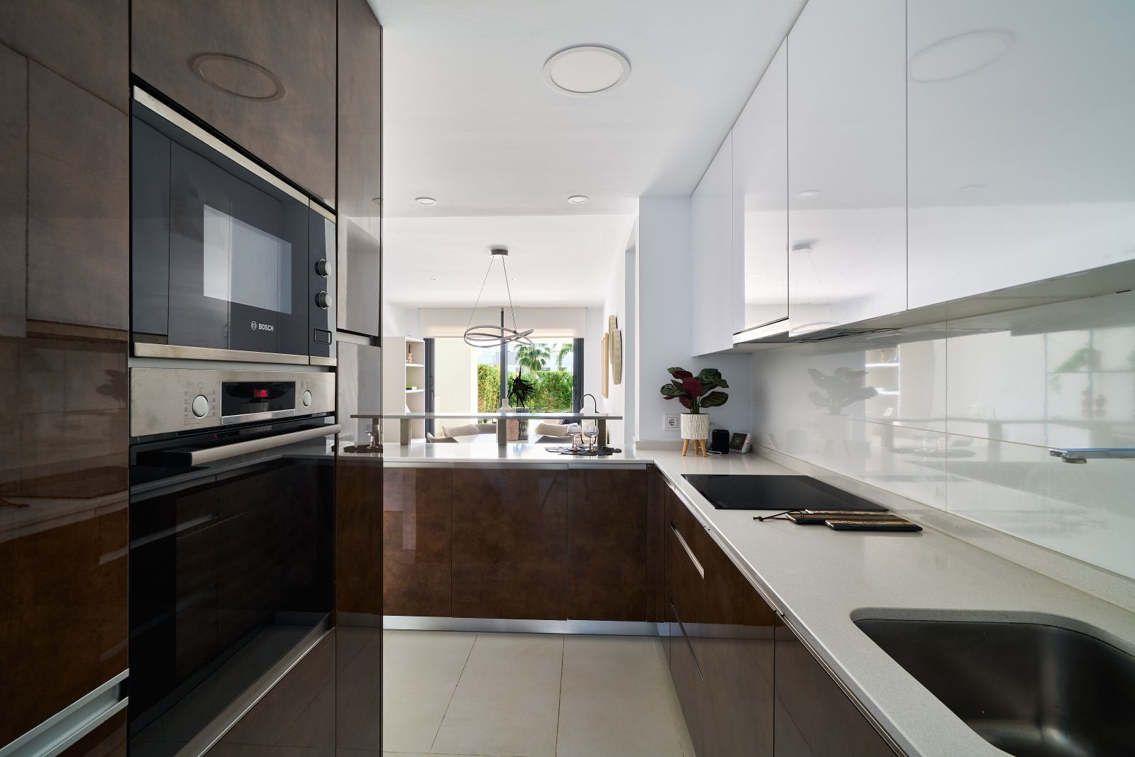 04 modern open plan kitchen