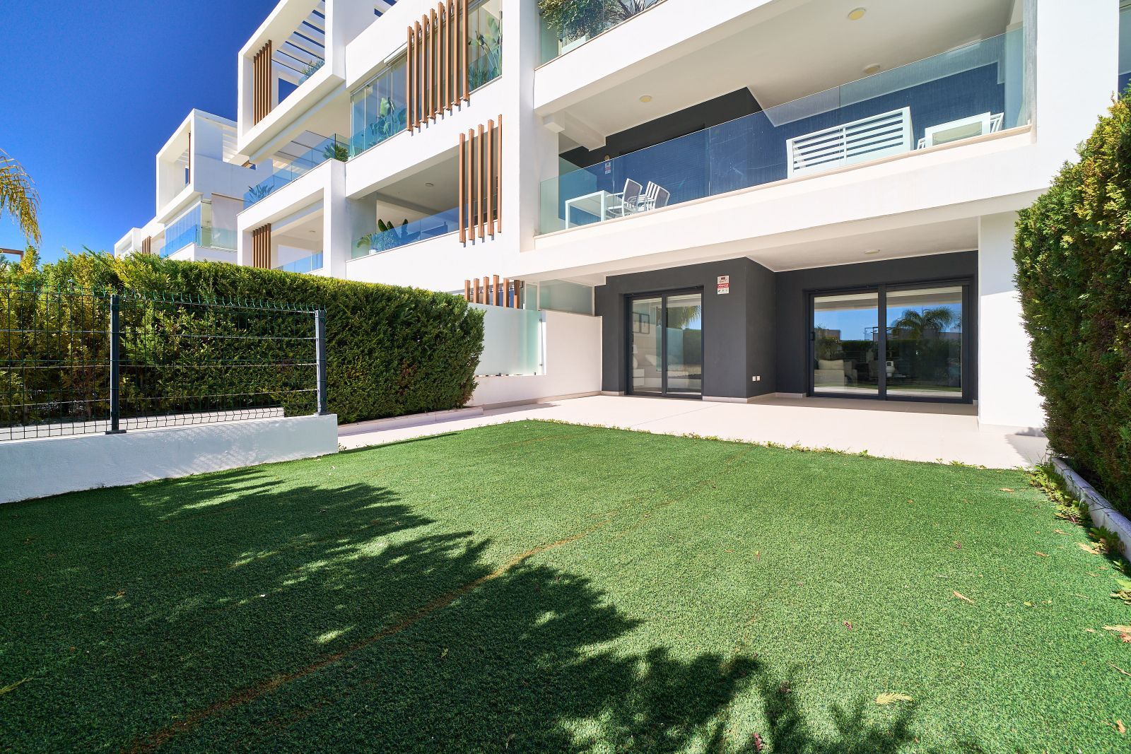 05 modern apartment balcony view
